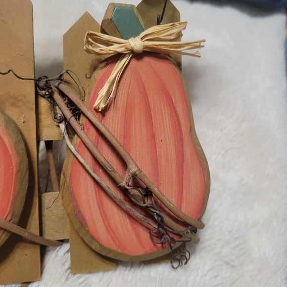 AUTUMN GREETINGS Pumpkin Sign Wall Decor Hanging - Picture 6 of 11